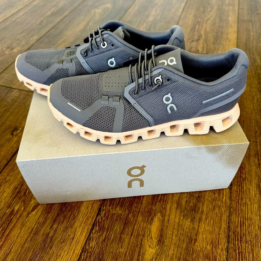 On Cloud Shoes. Cloud 5. Size 7.5.